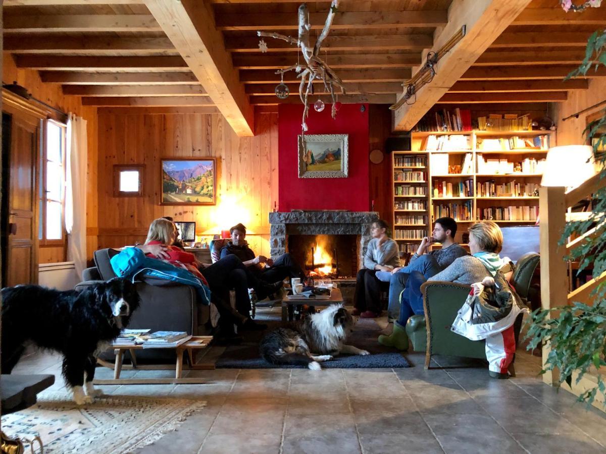 La Grande Ourse Panzió Campan Kültér fotó